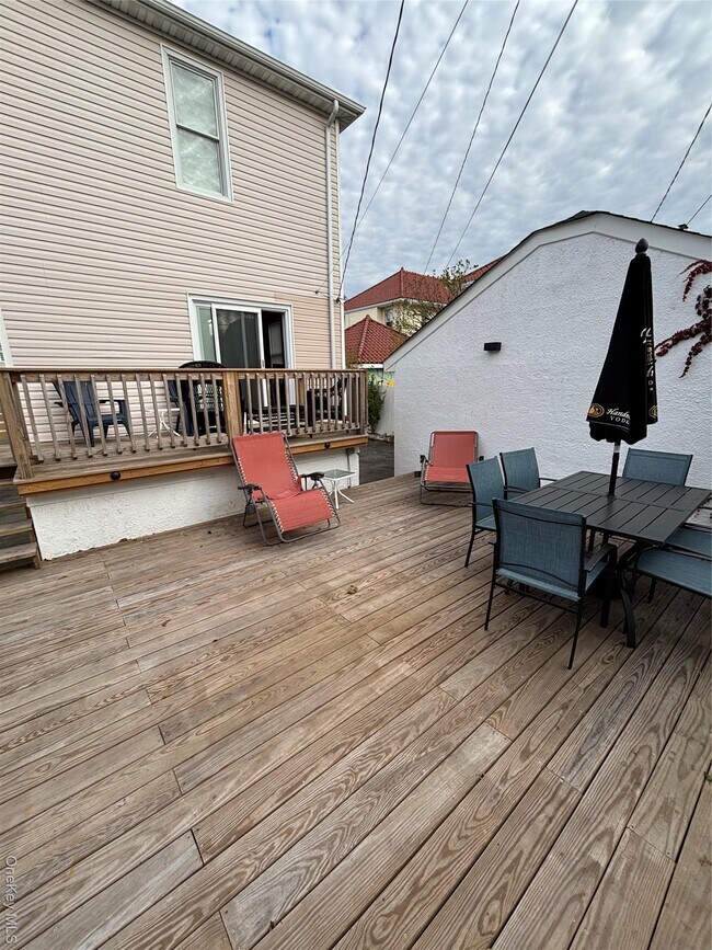 Building Photo - 412 W Hudson St