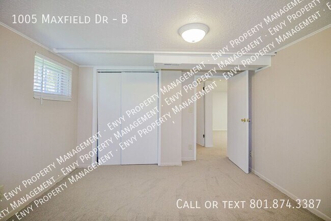 Building Photo - 1005 Maxfield Dr