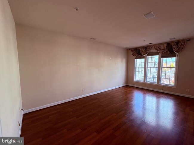 Building Photo - 635 Whetstone Glen St