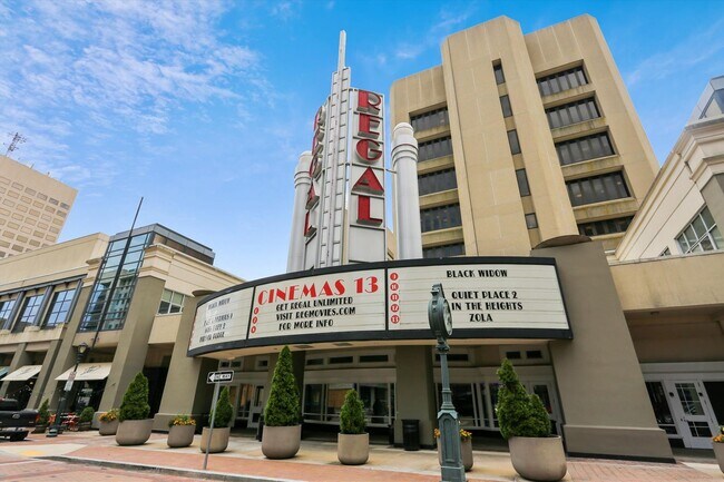 Building Photo - Fabulous 5BR 2.5BA Located in Close in Roc...