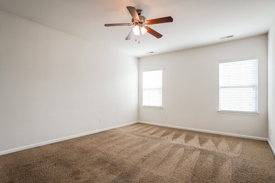 Building Photo - 657 Rose Mallow Dr
