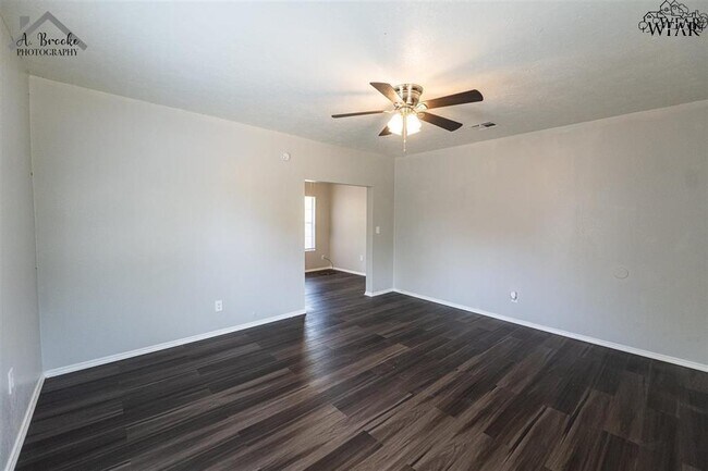 Building Photo - 2172 Ave L