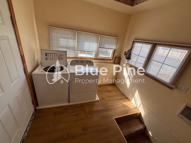 Building Photo - 309 S Milton Ave