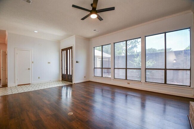 Building Photo - 13007 Waldemere Dr
