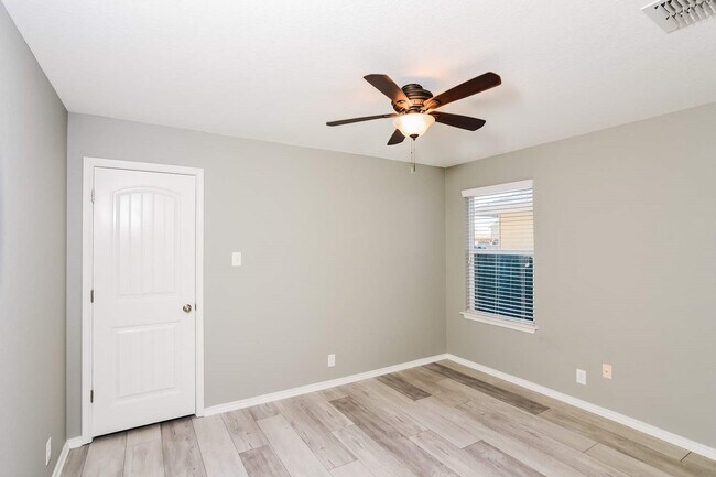 Building Photo - 8812 Belgian Fls