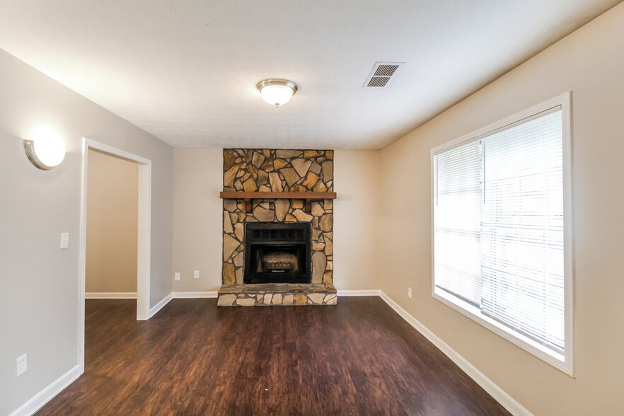 Building Photo - 3066 Arden Way SW