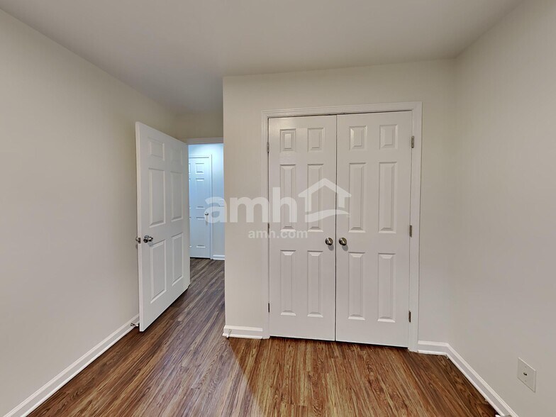 Building Photo - 315 Madrid Dr