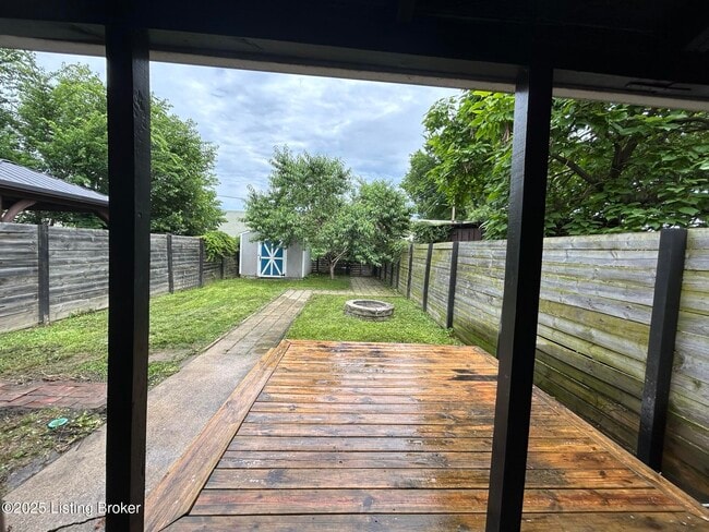 Building Photo - 925 S Preston St