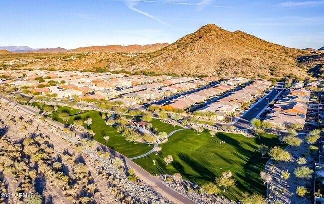 Building Photo - 27057 N Skipping Rock Rd