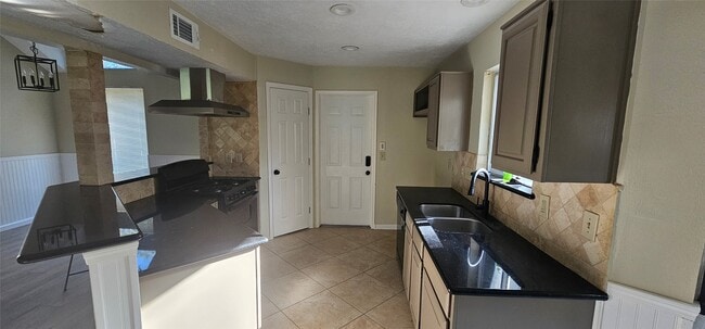 Building Photo - 3511 Meadowcrest Ln
