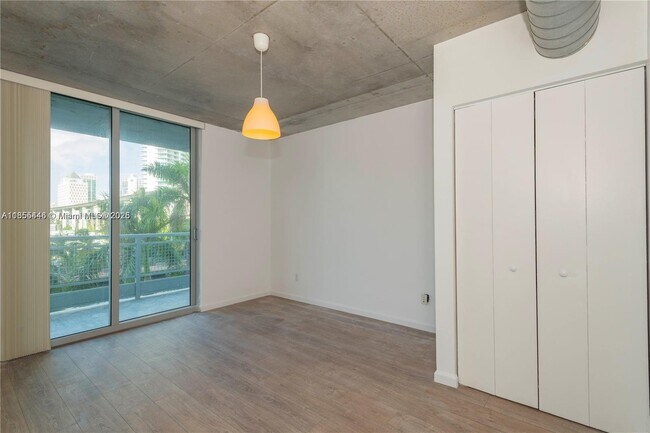 Primary Photo - 690 SW 1st Ct