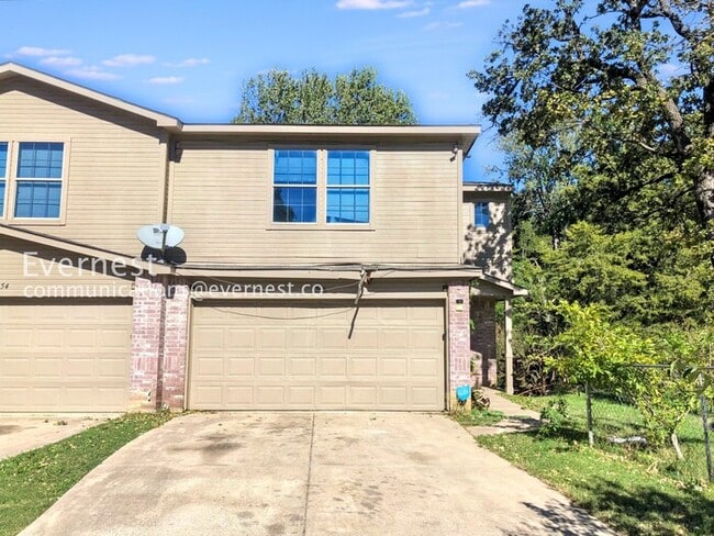 Building Photo - 246 Creek Cove Dr