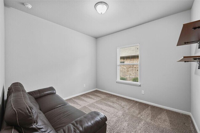 Building Photo - 2214 S Lakeline Blvd