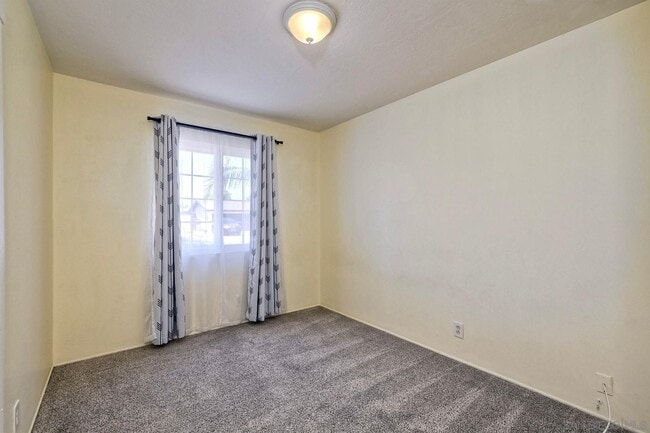 Building Photo - 1729 Lahoud Dr