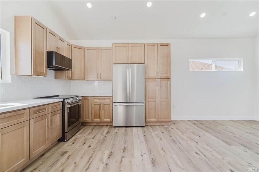 Building Photo - 5732 Willowcrest Ave