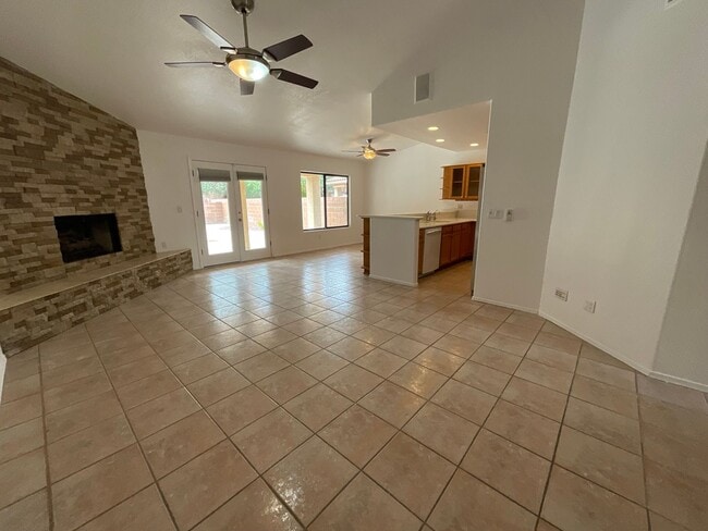 Building Photo - Foothills Location - 3 Bedroom 2 bath on cul-de-sac with Sparkling pool