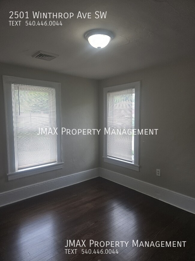 Building Photo - 2501 Winthrop Ave SW