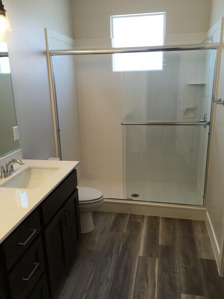Building Photo - 831 S Black Alder Dr
