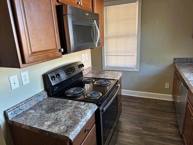 Building Photo - 229 S Lipona Rd