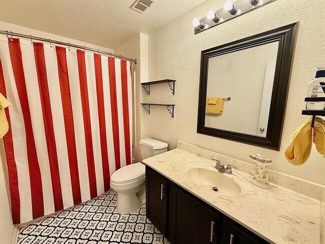 Building Photo - 506 Shadow Point