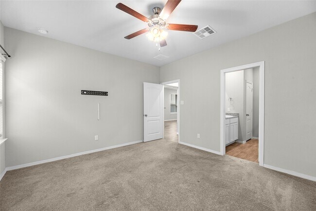 Building Photo - 24750 Russet Bluff Trl