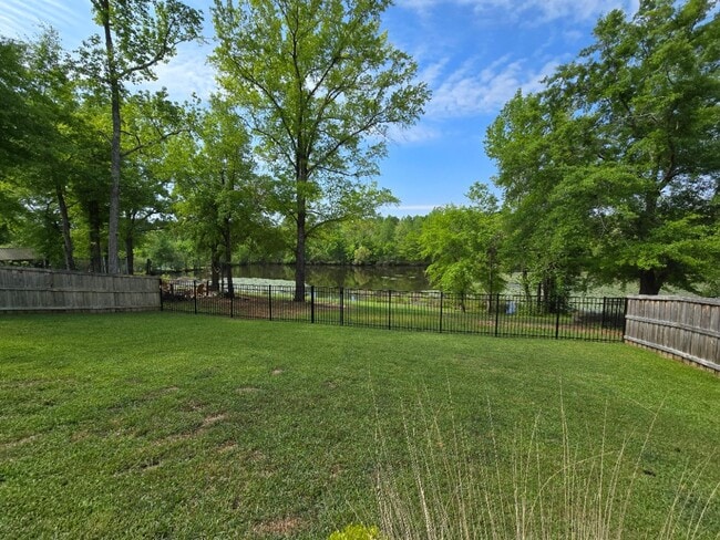 Building Photo - Rare find in Camden, SC - Gorgeous home on...