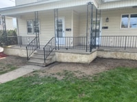 Building Photo - 130 S Apple St