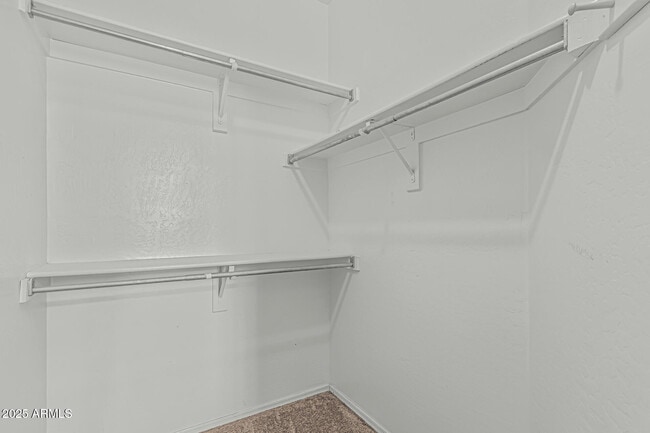 Building Photo - 408 N Falcon Ct