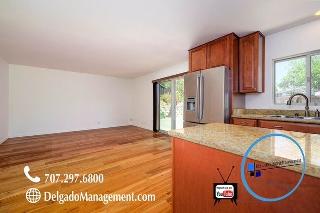 Building Photo - Benicia! 4BD/2.5BA! Available now!