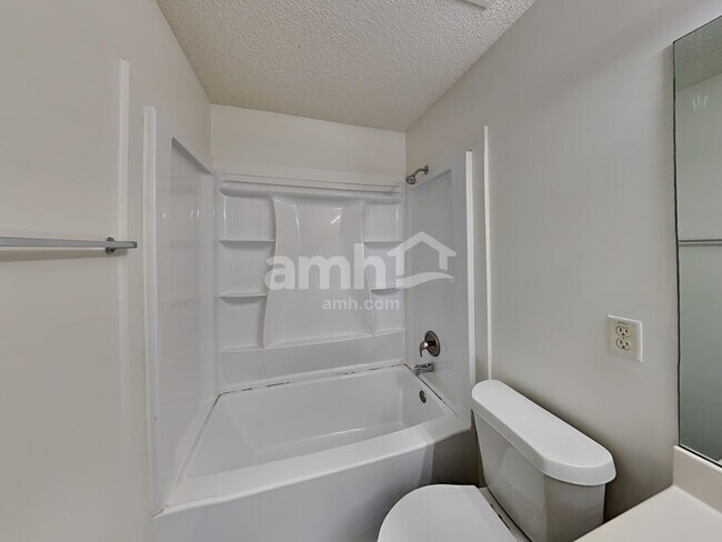 Building Photo - 4505 Glenaire Dr NW