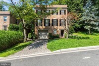 Building Photo - 4925 Weaver Terrace NW