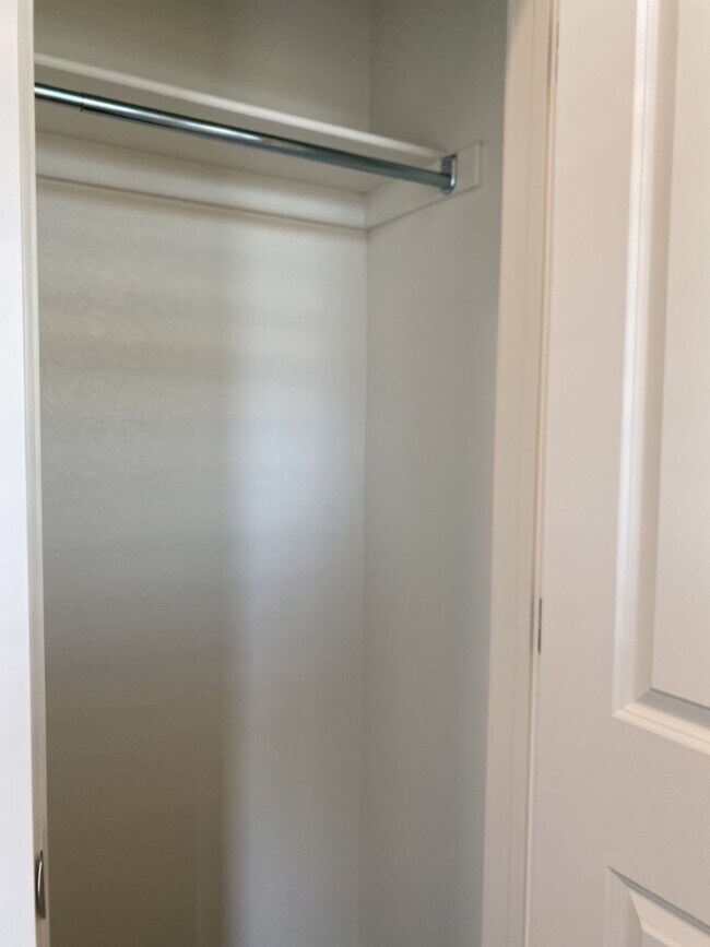 Building Photo - Exquisite 3 Bed 2.5 Bath Single Family Home