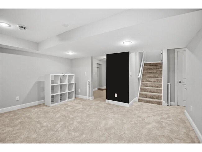 Building Photo - 5220 Abbott Ave S
