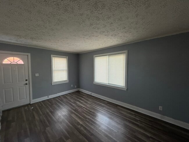 Building Photo - 1729 Shawnee Ave SE