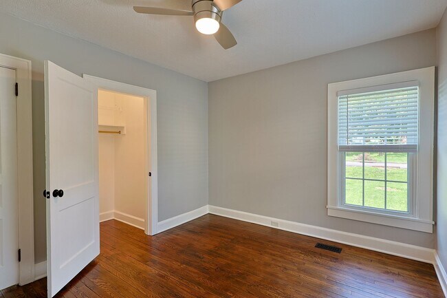 Building Photo - Coming Soon South Knoxville Cottage!!!