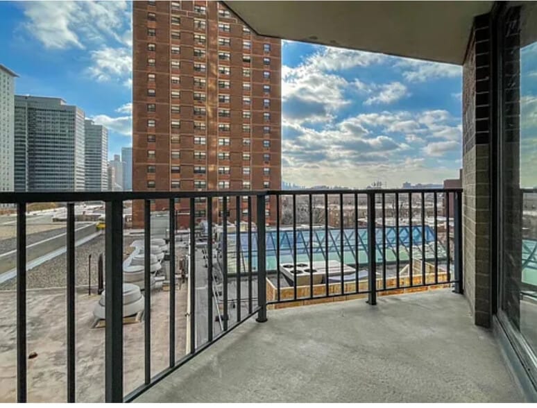 Building Photo - 3660 N Lake Shore Dr