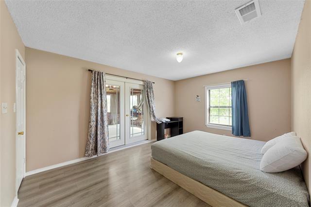 Building Photo - 5826 Pleasant Valley Rd