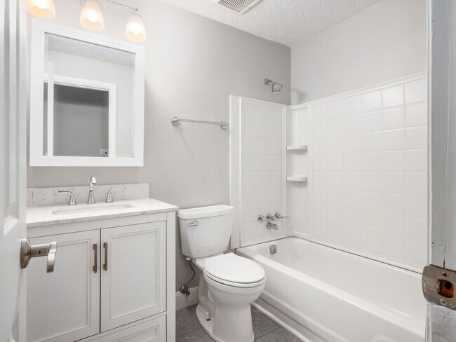 Building Photo - 740 Kienle Ave