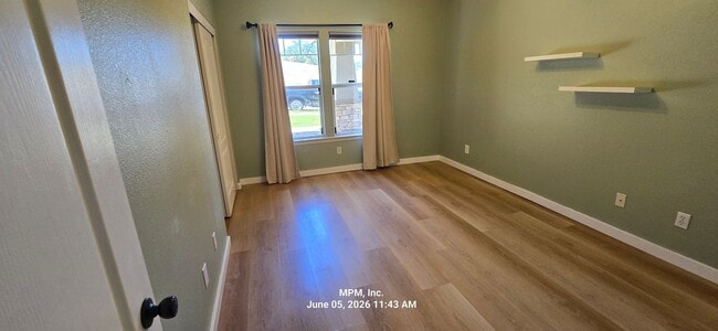 Building Photo - 3 bedroom 2 bath home