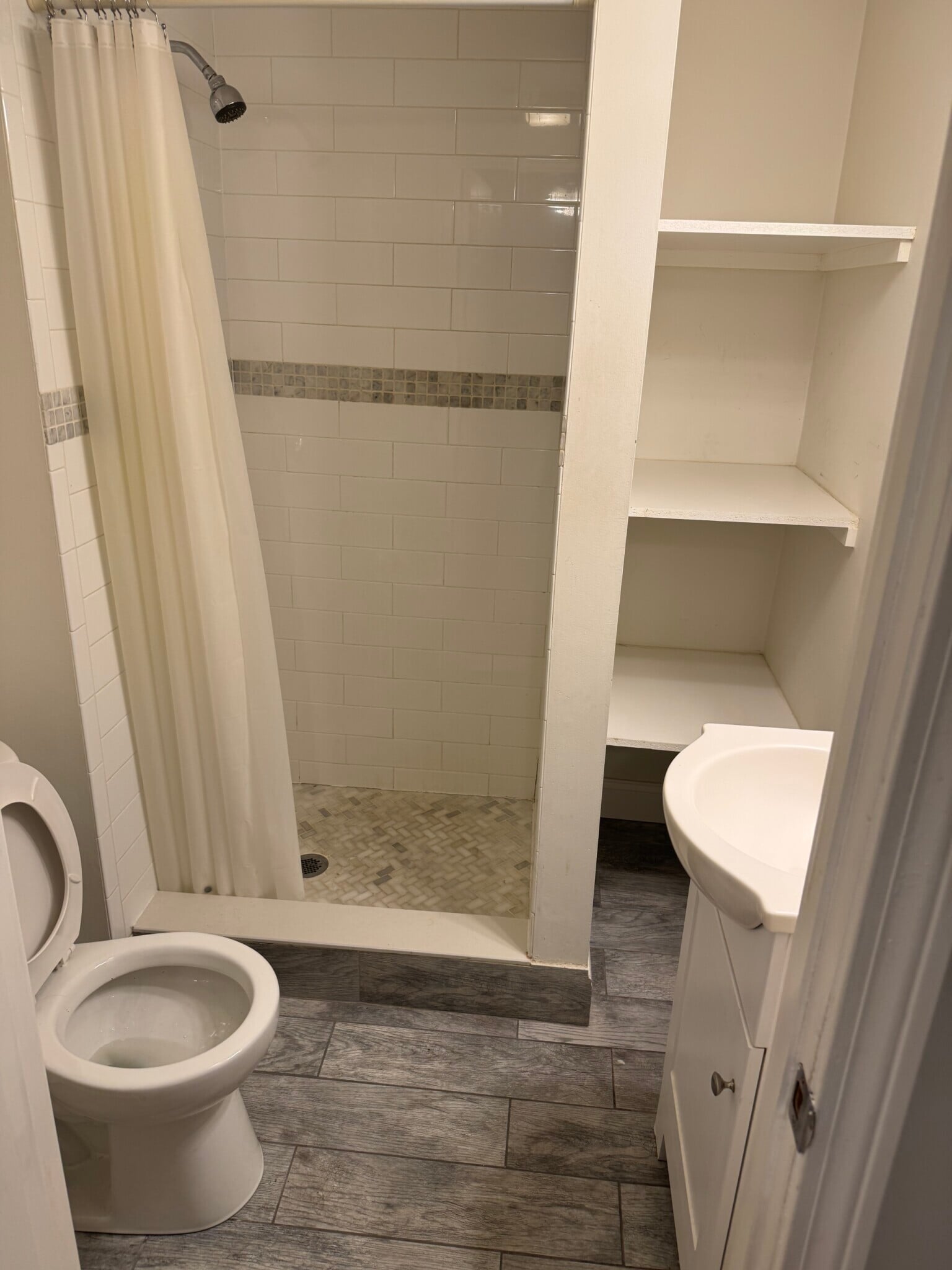 Building Photo - 165 Winthrop Rd