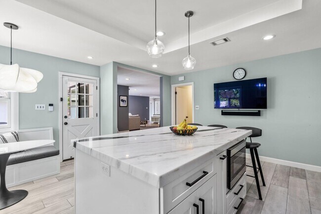 Building Photo - 1344 Camino Ramon