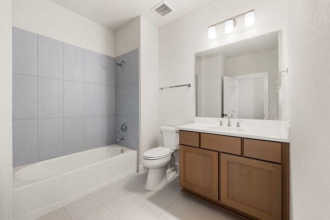 Building Photo - 1222 Crown Frst Dr