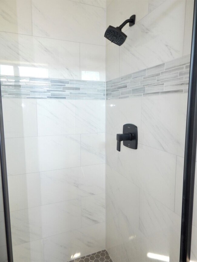 Building Photo - Whitehouse ISD! Gorgeous 4 Bedroom, 2 Bath...