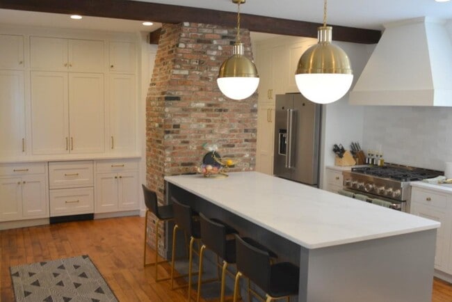 Building Photo - 93 Power St