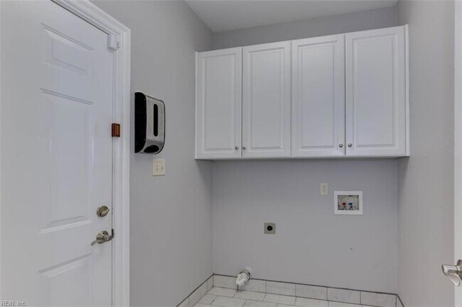 Building Photo - 5102 Waterford Pl