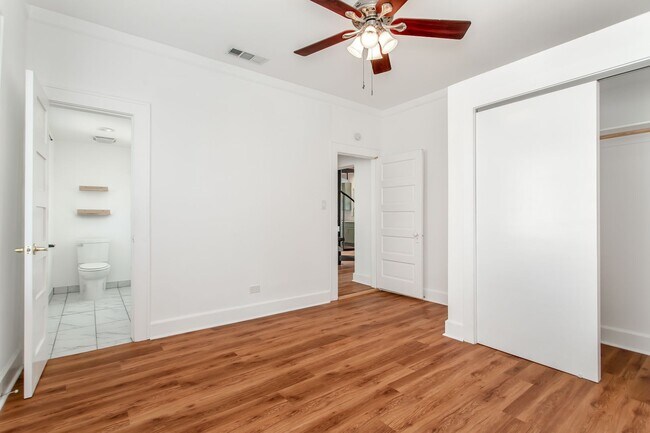 Building Photo - Beautiful Craftsman Style in Junius Heights!