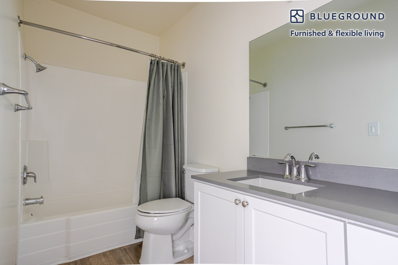 Building Photo - 350 E Del Mar Blvd