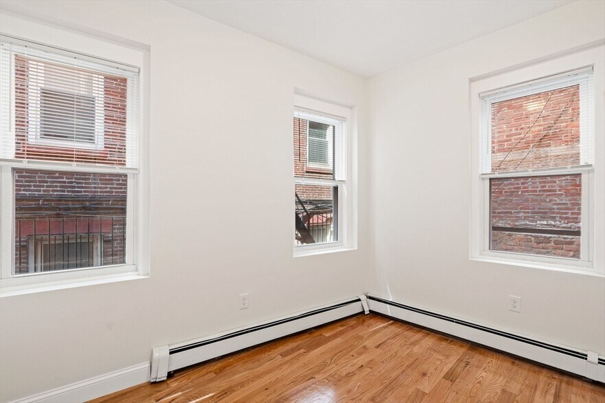 Building Photo - 159 Salem St
