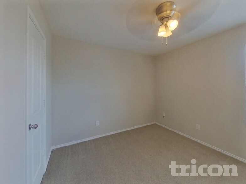 Building Photo - 6028 Parkview Hills Ln