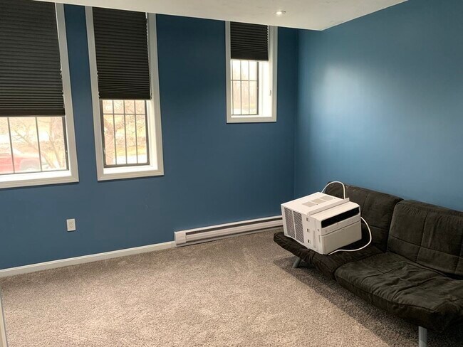 Building Photo - 1098 Stafford St